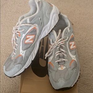 Women’s NB trainer